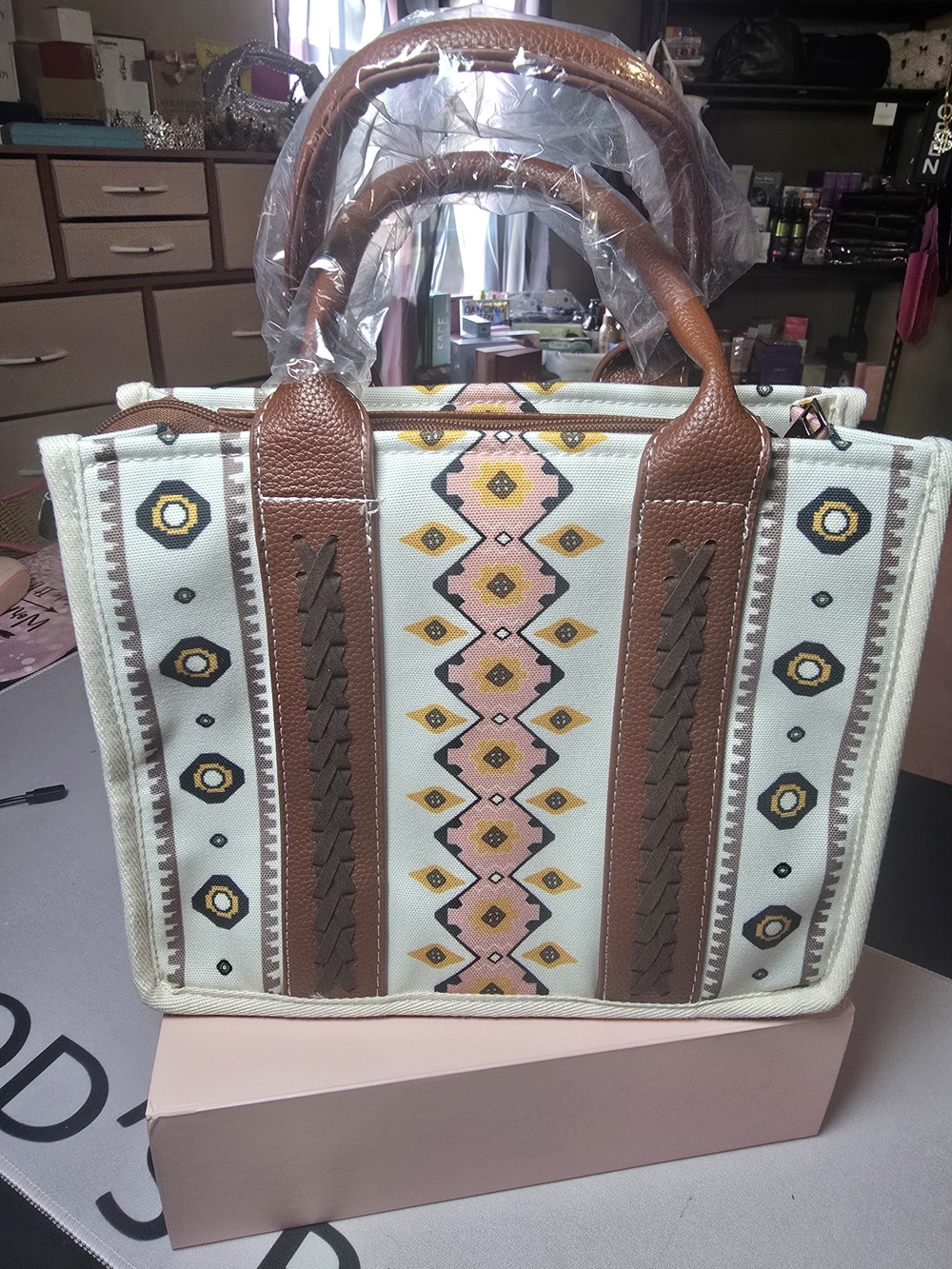 Wrangler Women's Cream & Brown Embroidered Tote Bag & Jewlery - Picture 3 of 6